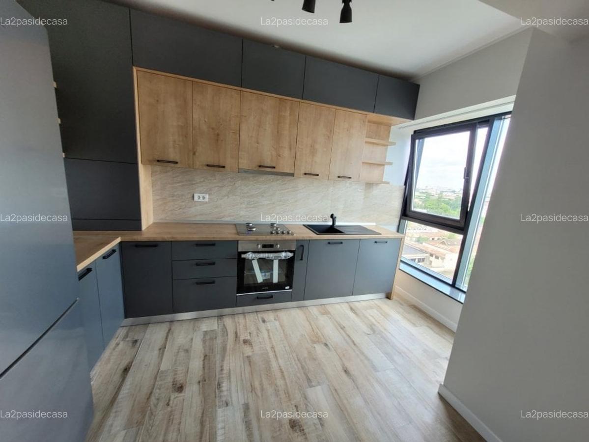 Inchiriere Apartament deosebit Constanta cu 2 parcari proprii - 1