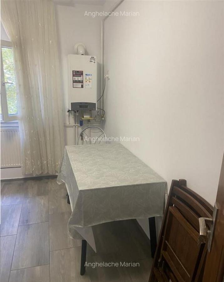 Apartament 3 camere , zona Casa de Pensii , et 2/4 , decoman - 6