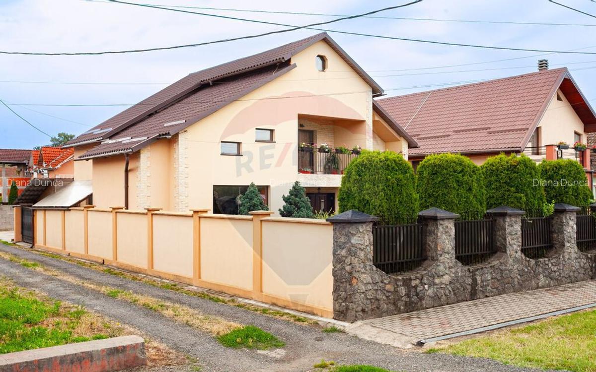 Casa primitoare de vanzare in localitatea Lipova - 4