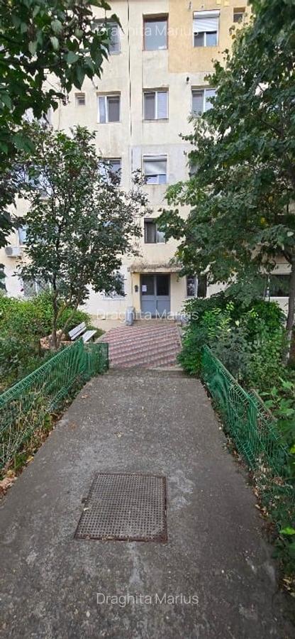 Vânzare apartament 2 camere et2 semidecomandat vis a vis de Carrefour - 1