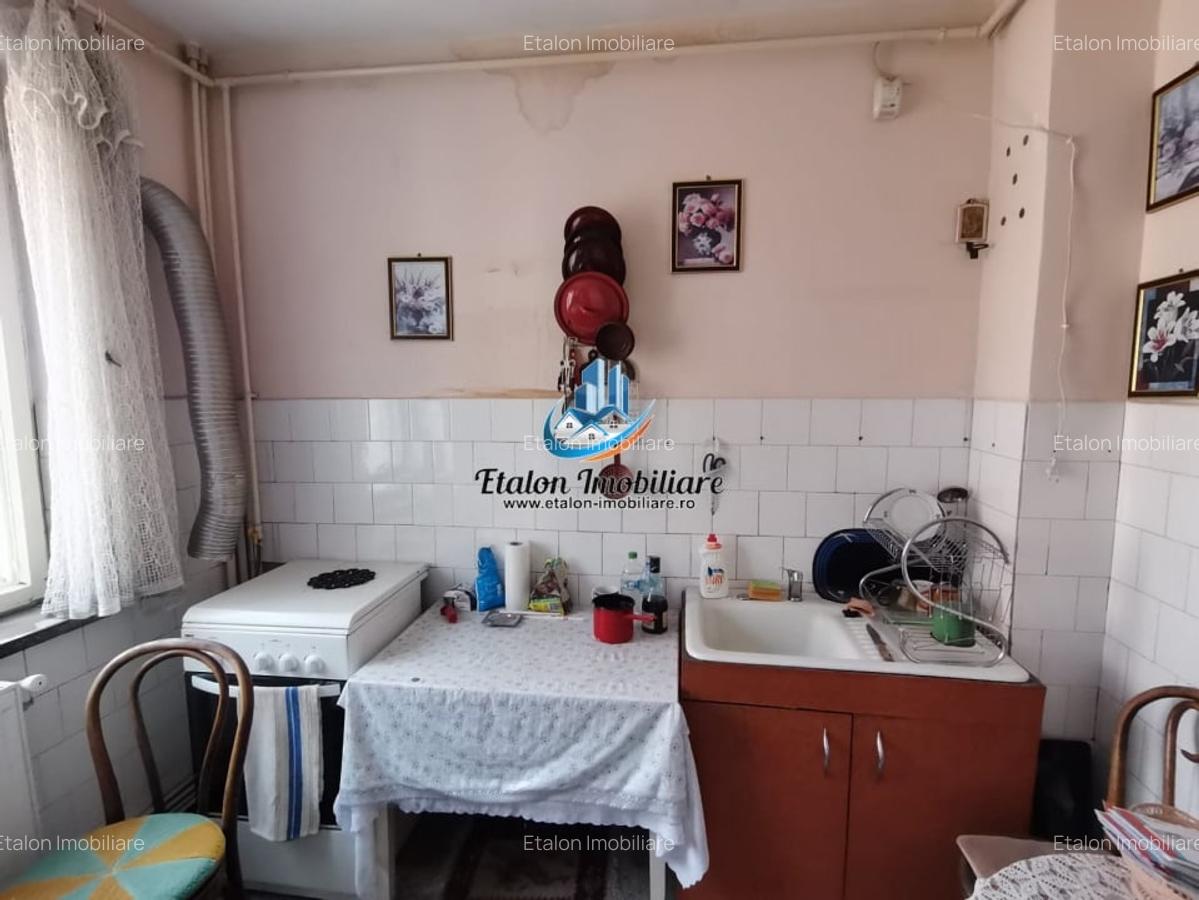 Apartament 4 camere (3decomandate+hol spatios) etaj 6 zona Maratei - 9