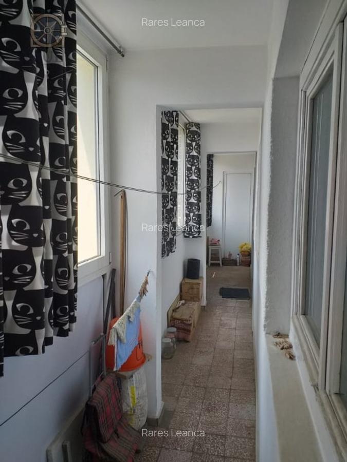 Apartament 3 camere - BLOC ANVELOAPT - 5 minute METROU OBOR - 11