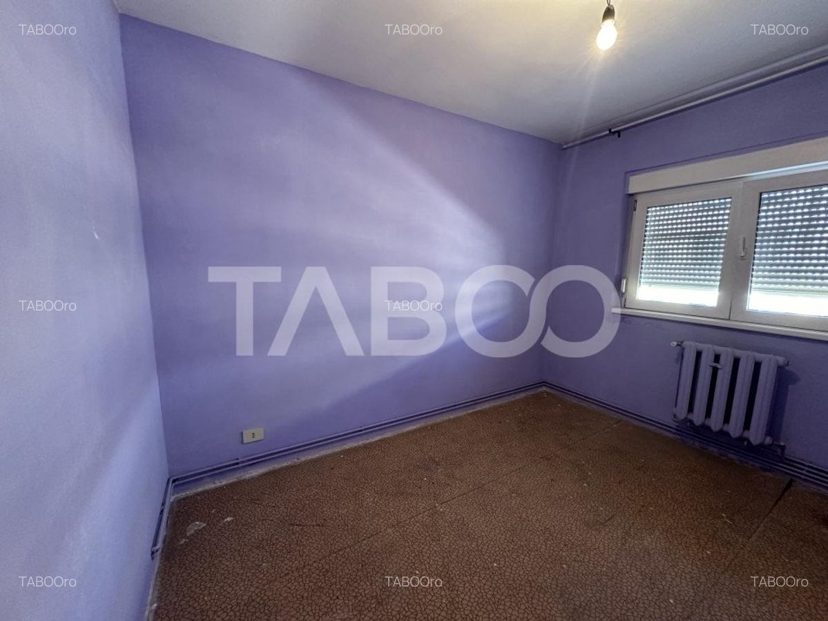 Apartament cu 4 camere decomandat în Periferie - 4