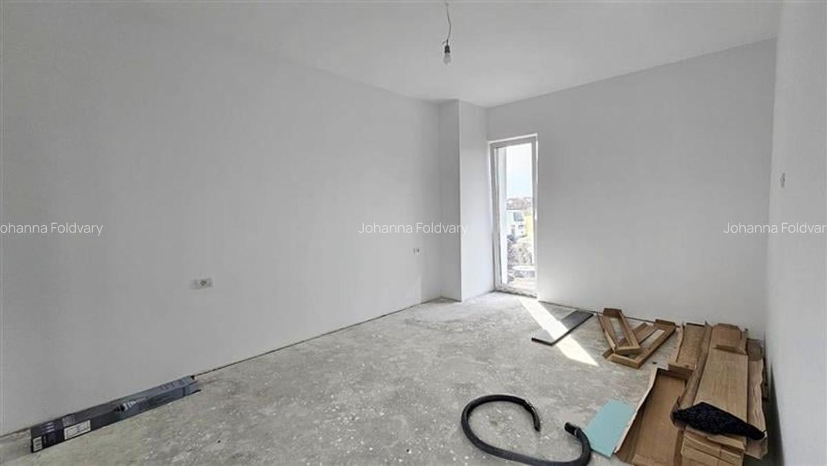 Casă cu 4 camere în Dumbrăvița - 13