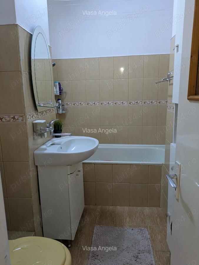 Apartament 3 camere, 2 bai, decomandat, parter UMF 7 Noiembrie - 8