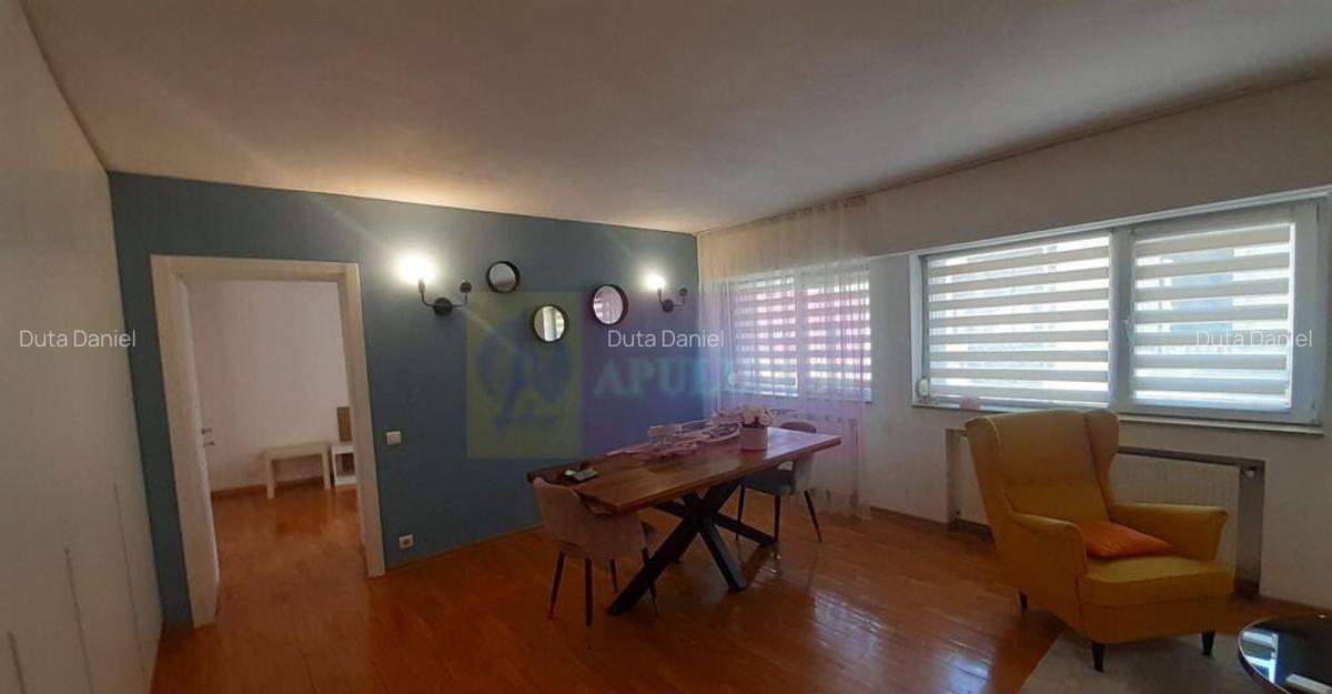 Apartament Ultracentral Pia?a Romana Etajul 1 - 1