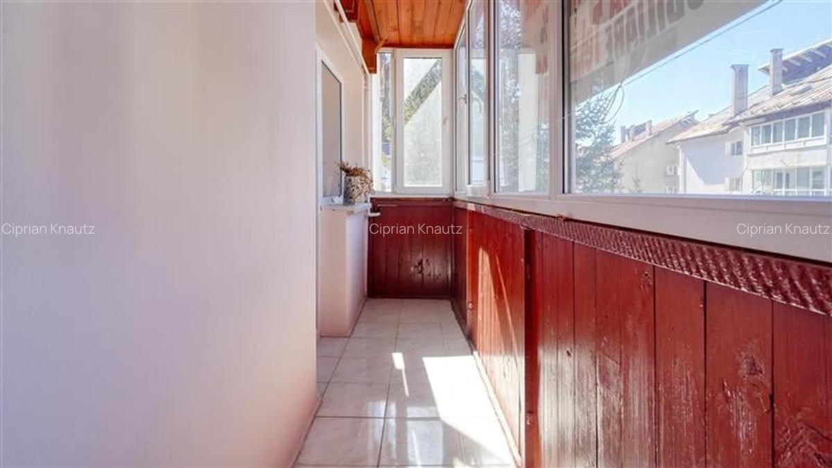 Apartament cu 3 camere decomandat în Eroilor - 9