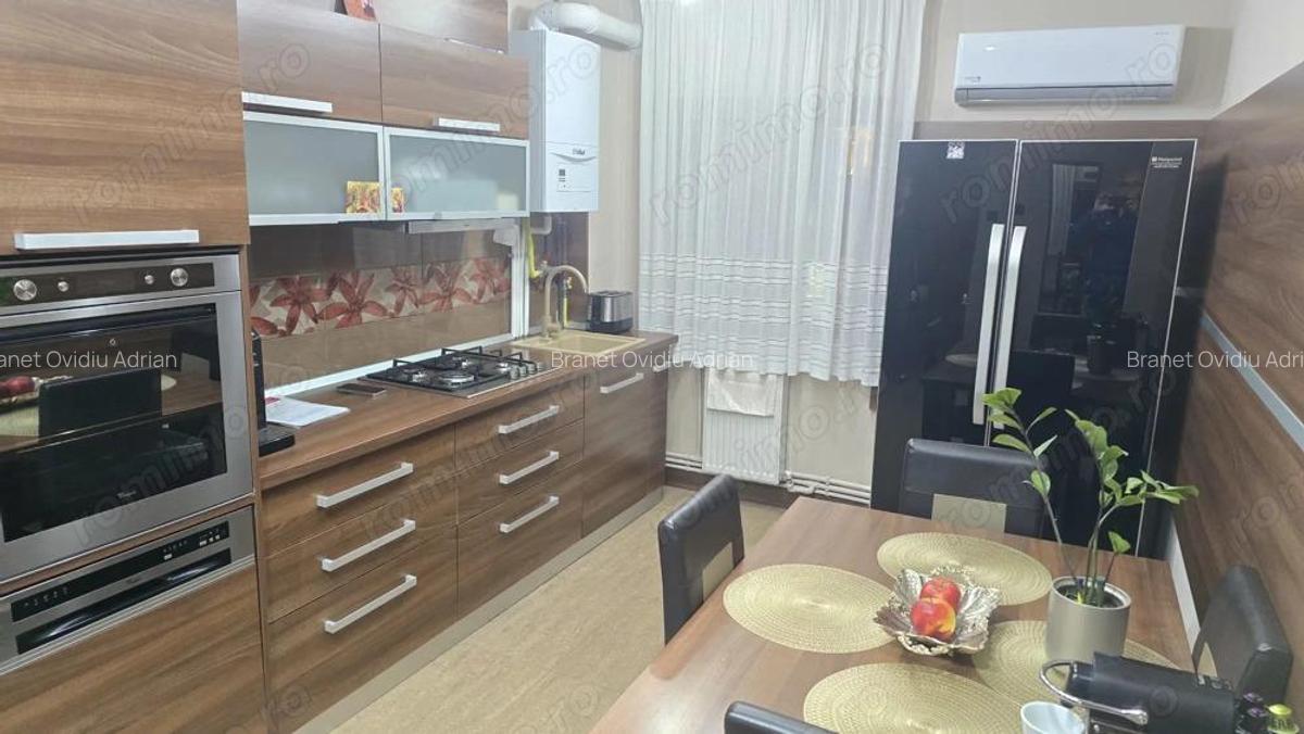 Vand apartament de 3 camere decomandat in Deva, zona I. Creanga, (Maresal Averescu), mobilat - 2