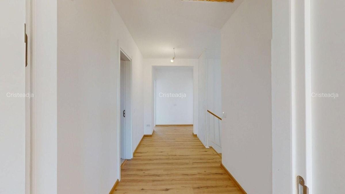 Duplex întreg cu Panouri Solare! Cu 2 intrari! - 12