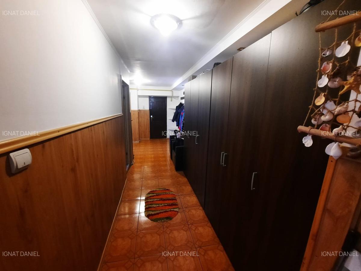 Apartament cu 3 camere decomandat, zona Nicolina - 7