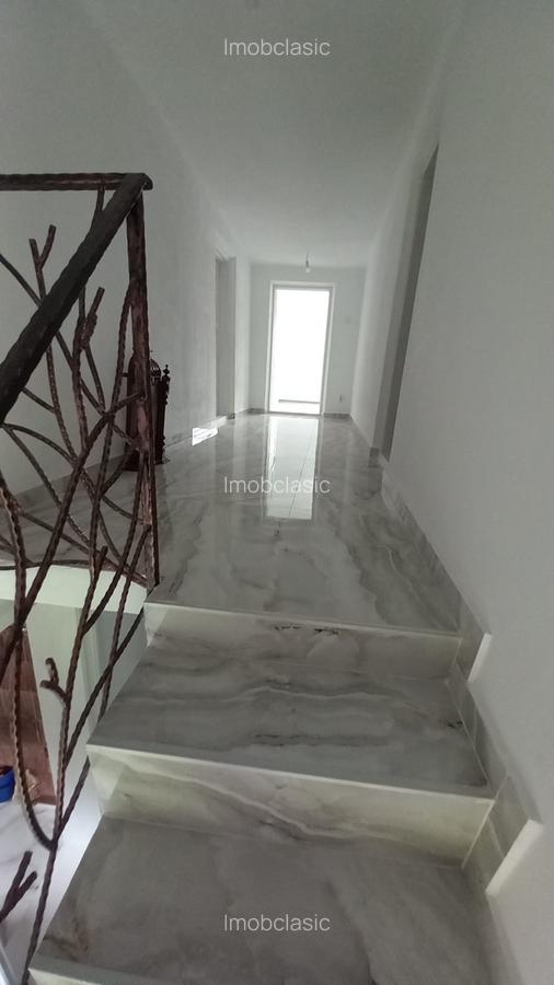 Vanzare proprietate- casa si teren Gheboieni Dambovita - 6