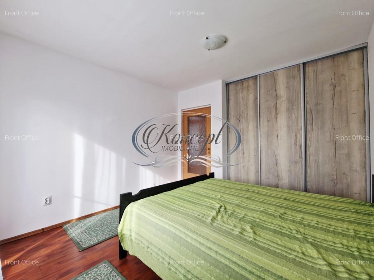 Casa moderna cu mansarda si curte comuna in zona Campului - 7