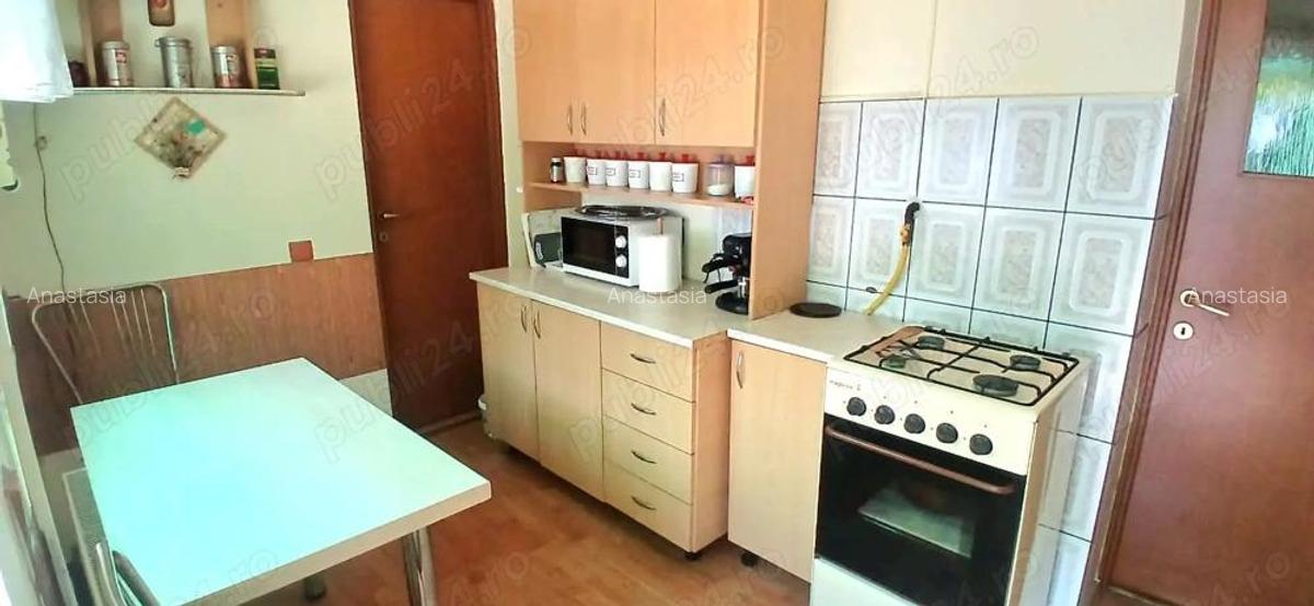 Proprietate cu doua case, curte intima ?i poten?ial excelent zona Velen?a, Oradea - 9