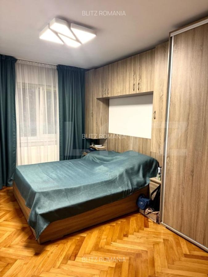 Apartament de vanzare, cu 3 camere, decomandat, etaj 1, zona Tractorul - 2