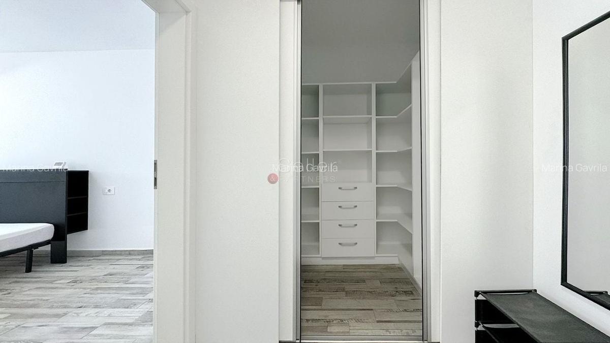 Apartament cu 2 camere decomandat, mobilat în Tractorul - 10