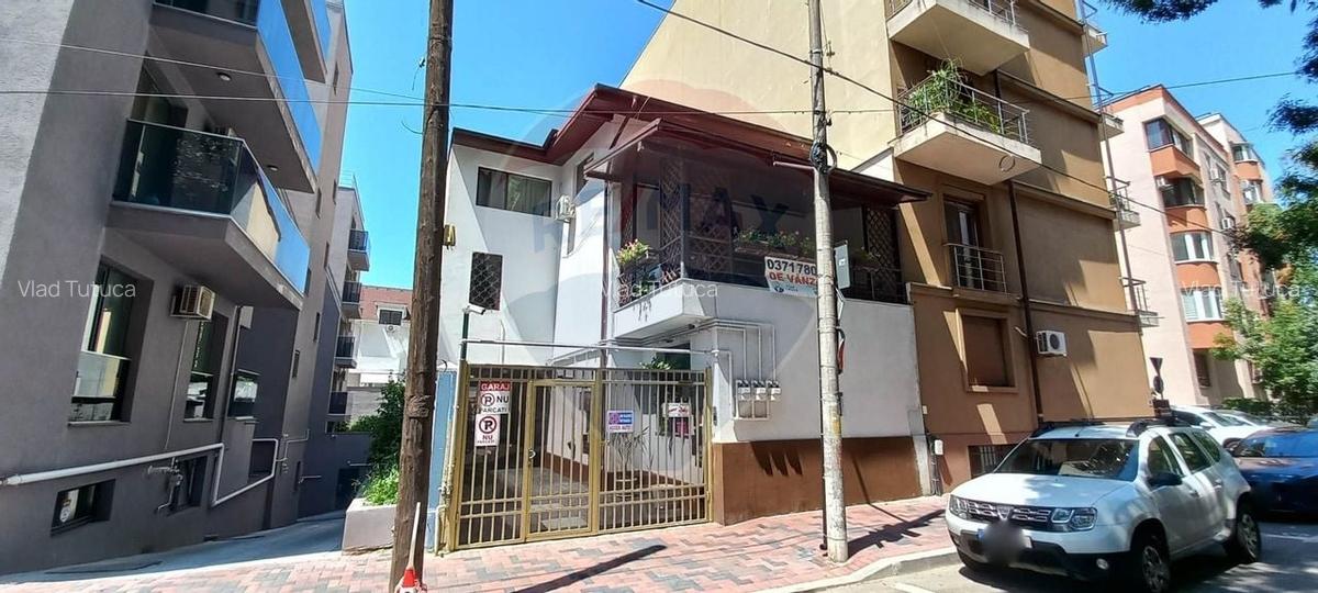 Apartament cu 3 camere decomandat, mobilat în Decebal - 8