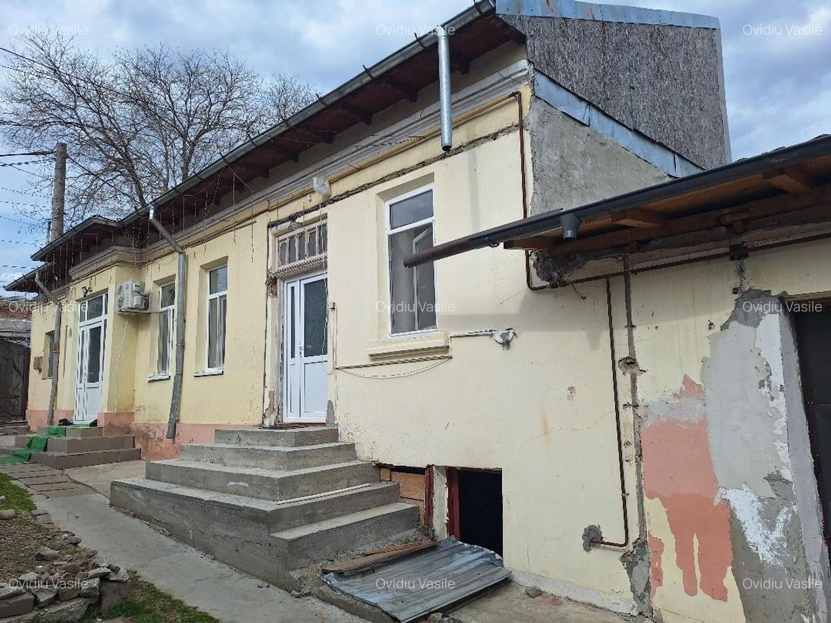 Casă cu 4 camere în Piața Centrală - 1
