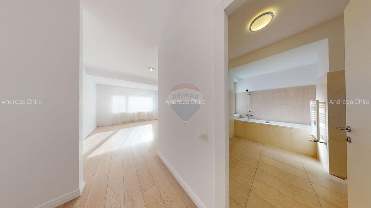 Apartament cu 6 camere decomandat în Nordului - 15