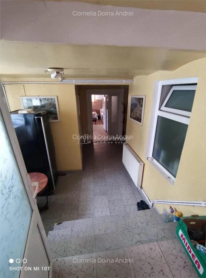 Casa D+P+M, teren 187 mp, pretabila - clinica, cabinete, birouri - Piata Mare - 11