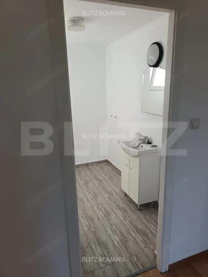 Casa de vanzare Livezile, str. principala - 7