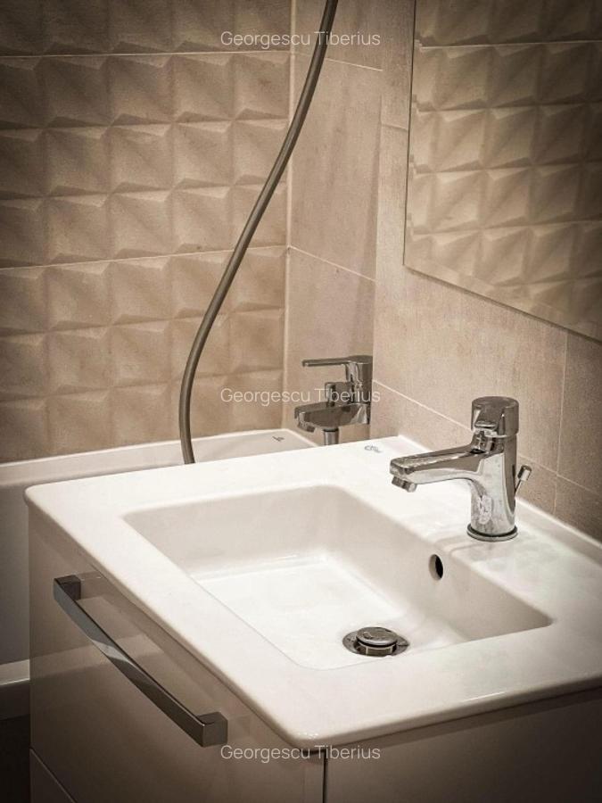 Vând ap. 2 camere + 2 locuri de parcare  în Hills Palady /București/Sector 3 - 10