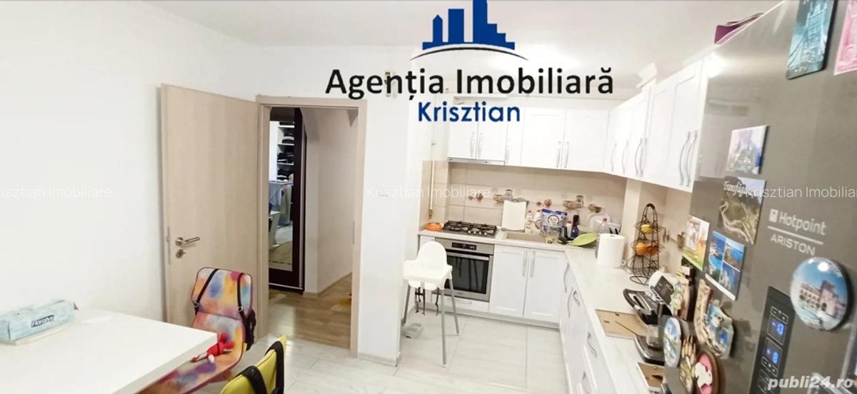 Apartament cu 3 camere de vanzare - Zona Micro 16 - 3