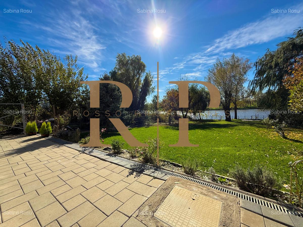 Vila Superba cu deschidere la Lac *Petrachioaia* - 2