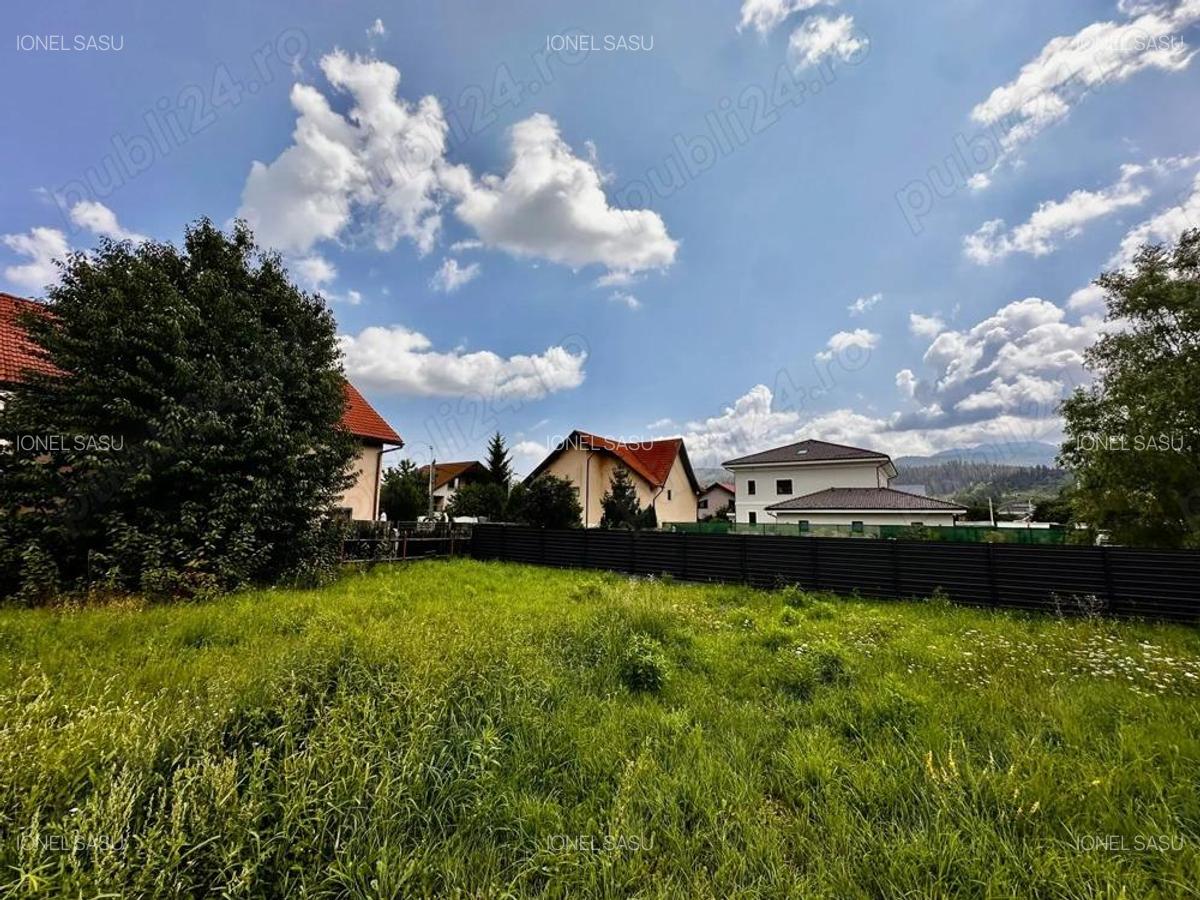 De vanzare teren in Cristian INTRE CASE toate utilitatile la poarta - 2