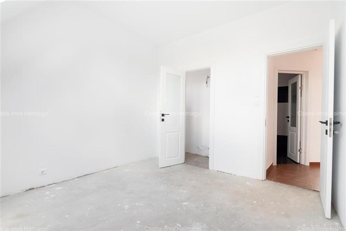 Apartament cu 3 camere decomandat în Cantemir - 11