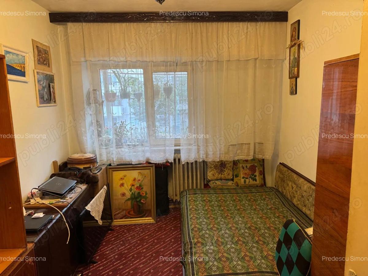 Vand apartament cu 3 camere, decomandat, in zona Canta Ia?i, etaj 1. - 4 Vand apartament cu 3 camere, decomandat, in zona Canta Ia?i, etaj 1. - 4