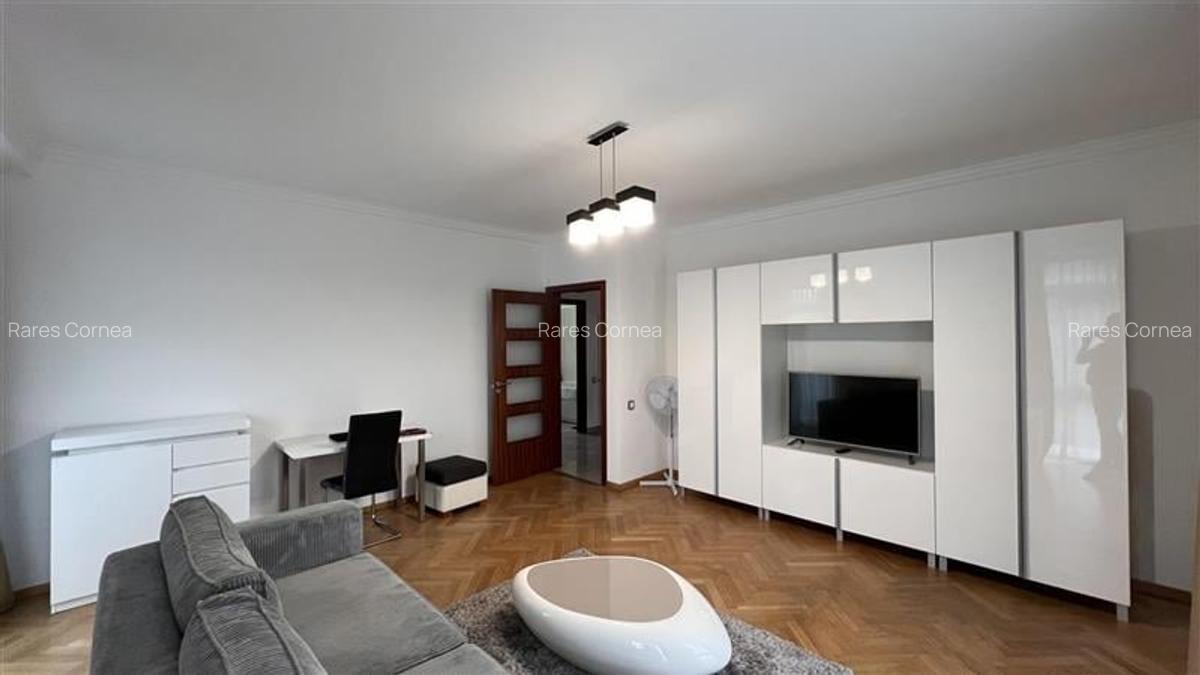 Inchiriere apartament 2 camere decomandate modern bloc nou Central- zona Platini - 3