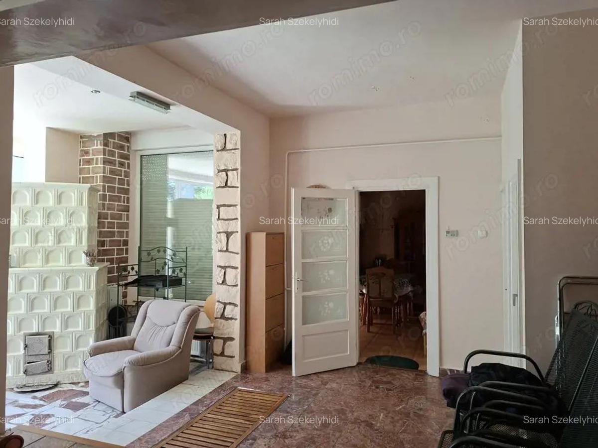 BRASADAS vinde casa P+M 6 cam 227mp teren 11 ari in 14 Mai. - 10