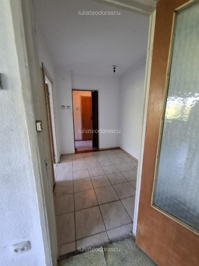 Vând apartament 3camere Drumul Taberei,strada Brasov - 4