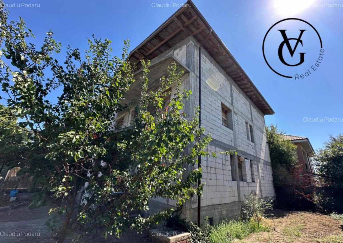 Casa P+1+M pretabila pensiune Eforie Nord - 11 camere - 4