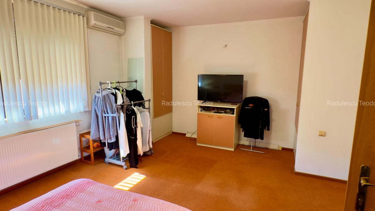 Vila individuala P+1+M cu deschidere la Lacul Snagov, piscina, sauna, ponton - 24