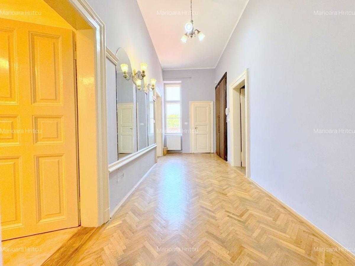 Apartament cu 4 camere semidecomandat în Central - 9