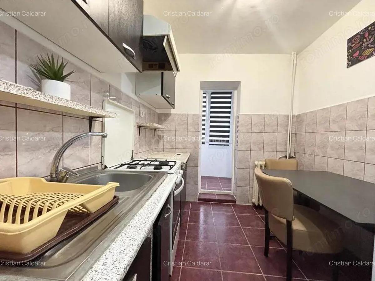 Apartament 3 camere, 65 mp, etaj 1, zona Sovata - Decebal - 6