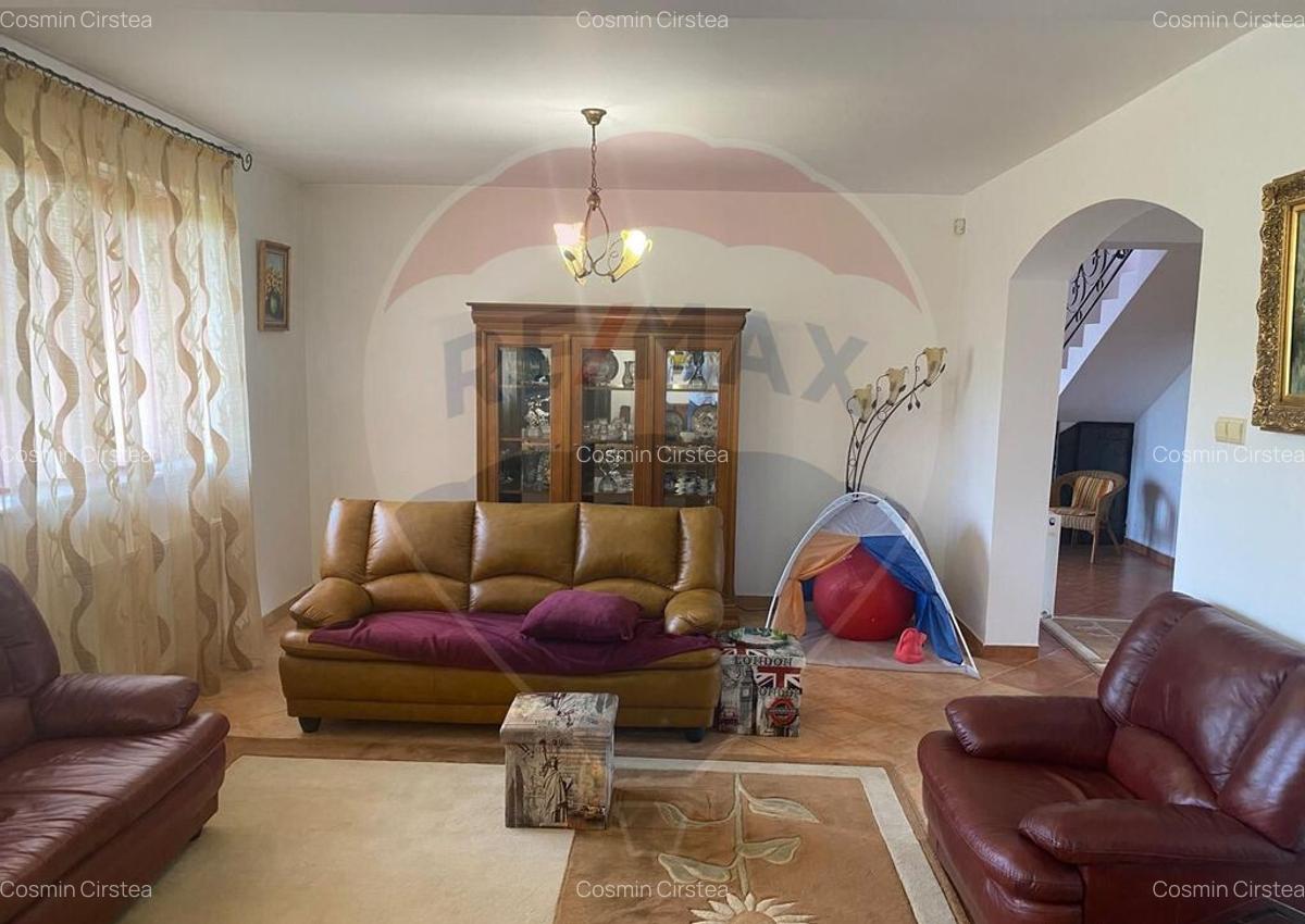 DE VANZARE Vila de vacanta in Pucioasa /Dambovita - 9