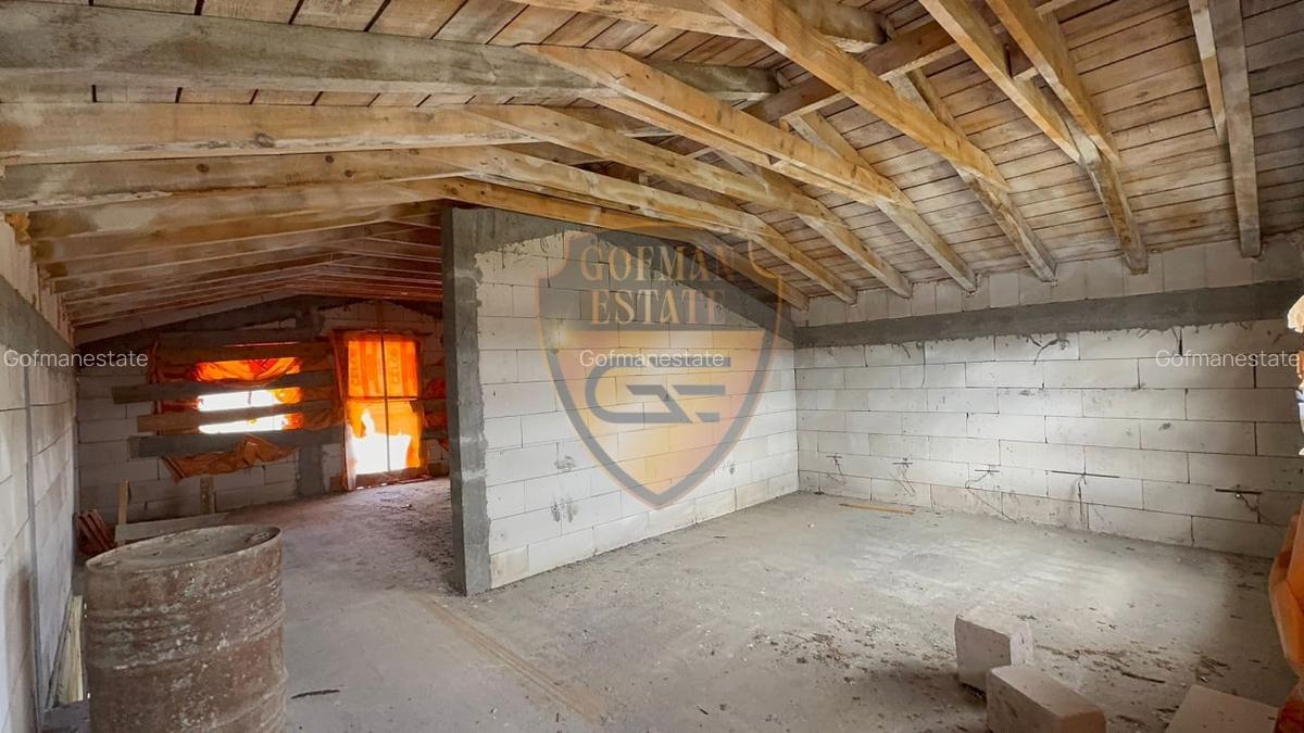 Casa 4 camere, P+M , Valul lui Traian, la gri teren 337 mp, garaj - 21