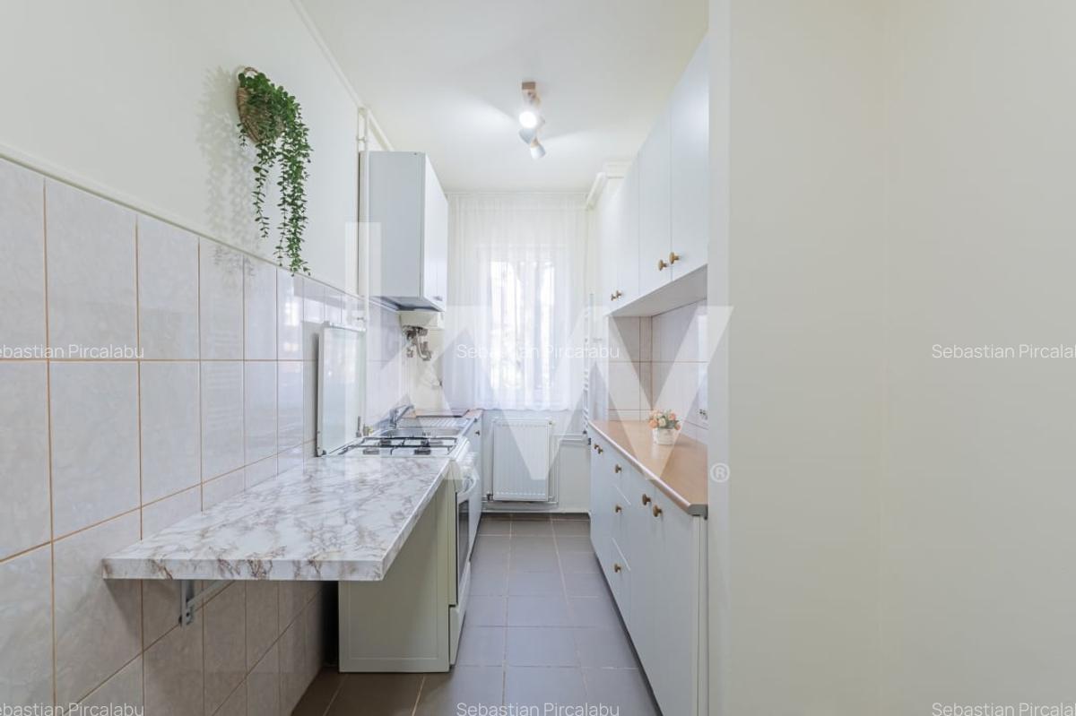 Apartament 2 camere renovat, acces dublu- Centrul Civic, str. Mircea cel Batran - 9