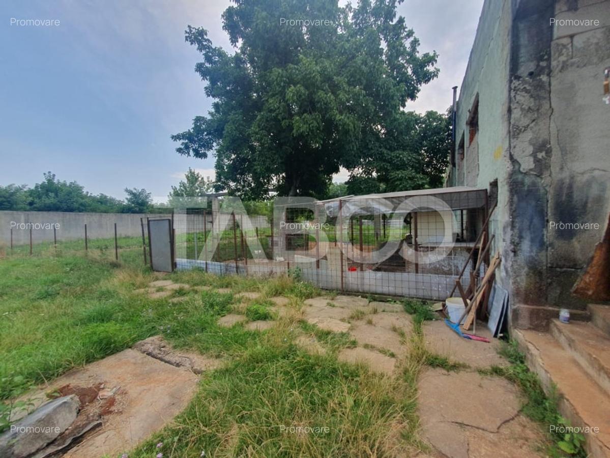 Hala industriala 906 mp + teren liber 4379 mp - 5