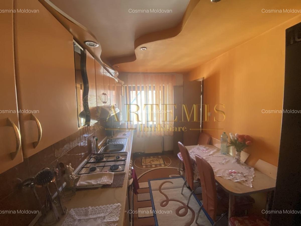 Apartament de 2 camere, decomandat, 57 mp., zona Subcetate - 1