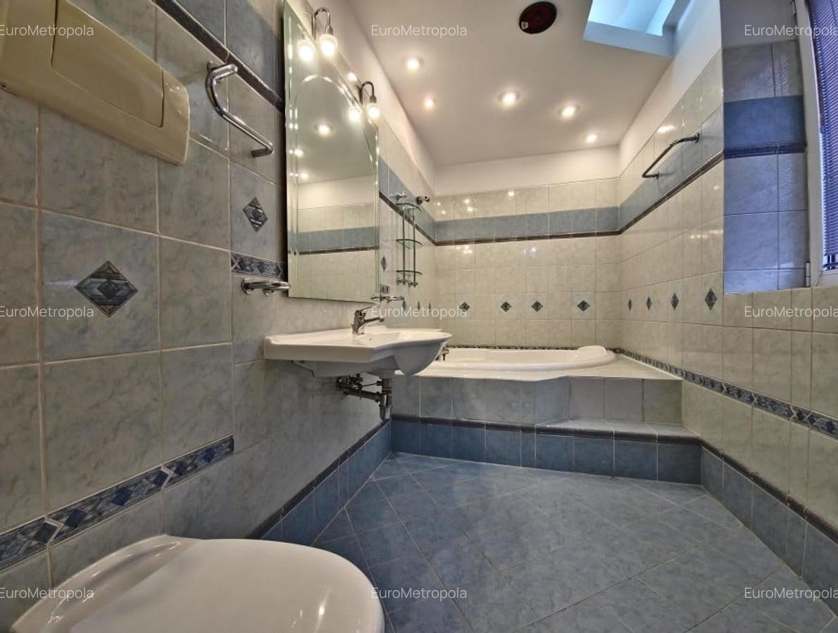 Apartament , curte de 65mp - Primaverii - 6