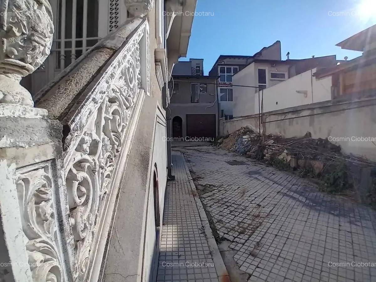 Vilă de Epocă Spatioasă în Zona Vitan Mall - 7