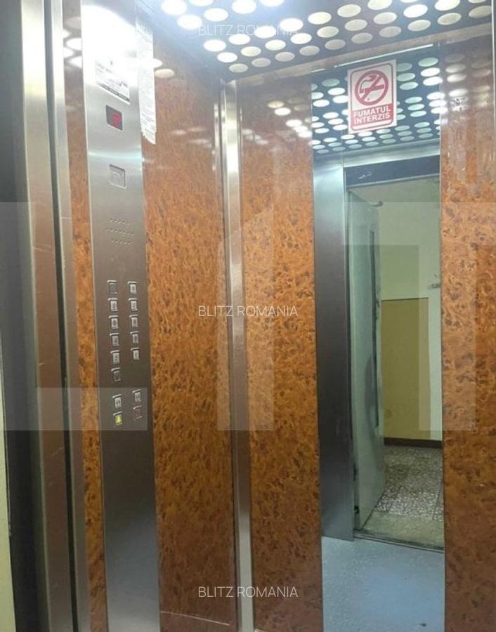 Apartament de vanzare, cu 3 camere de vanzare, zona ultracentrala - 12