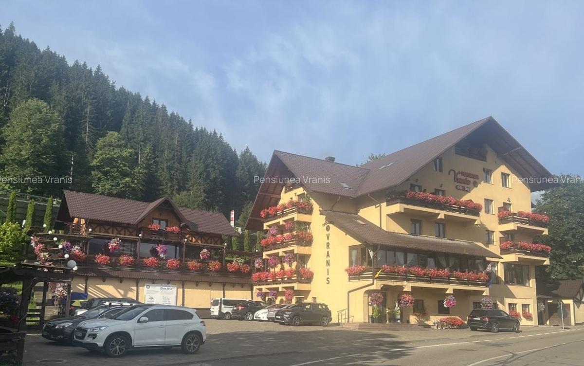 Vând pensiune turistică clasificată situată în loc. S - 1
