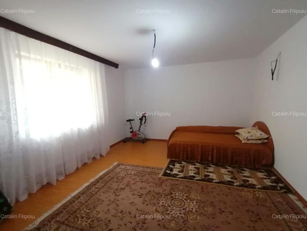 Proprietate alcatuita din imobil si teren generos,Comarnic - 8
