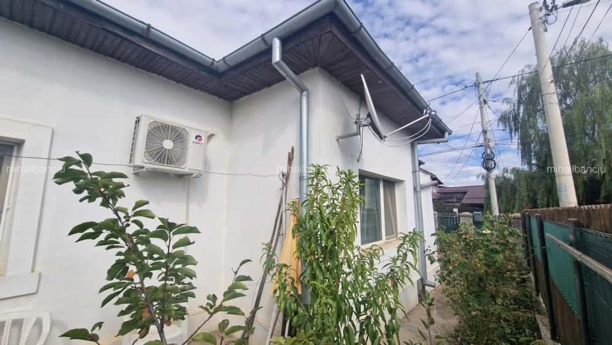 Casa 5 camere + Beci + Garaj 2 masini + Curte fata + Curte spate - Teren pe colt - 4