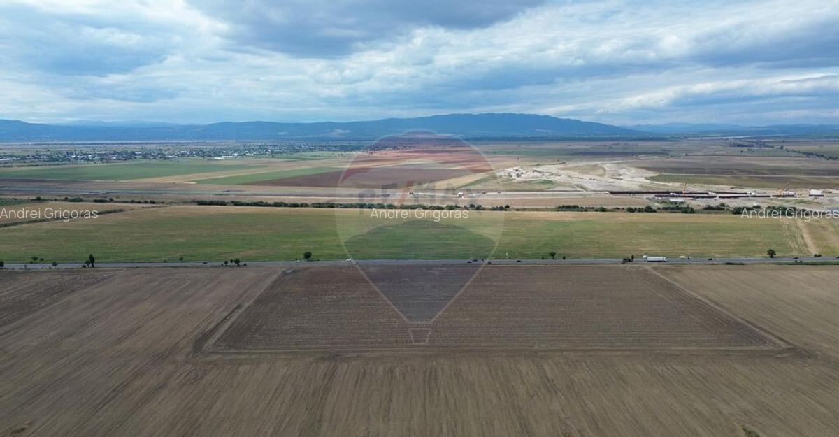 Teren Tisita/ DN2 E85 2.75 ha - 4