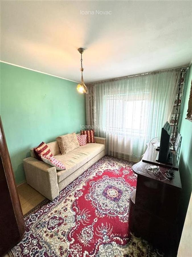 Apartament 3 camere, Rogerius, etaj intermediar - 1